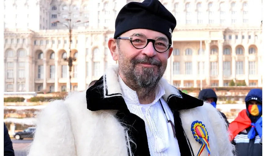 Cristian Popescu Piedone s-a îmbrăcat în costum popular şi a furat startul mesajelor de 1 Decembrie: „Să-mi fii sănătoasă, Românie dragă!”