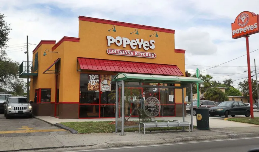 Un nou lanţ de restaurante fast-food apare în România! Primul Popeyes se deschide în 2022