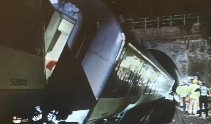 Accident înfiorător în Anglia. Două trenuri cu călători s-au ciocnit într-un tunel VIDEO