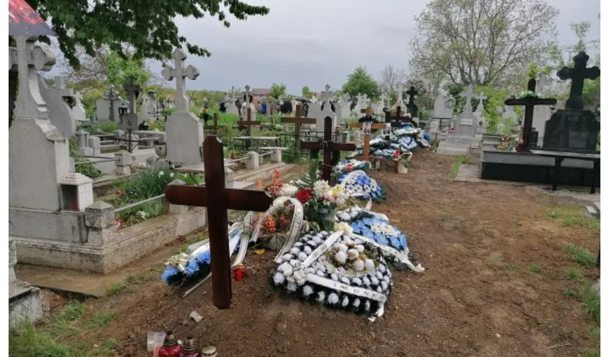 Explozie de decese COVID în România. Preot din Iaşi: „Sunt şi 9 înmormântări pe zi, nu am văzut în viaţa mea aşa ceva”