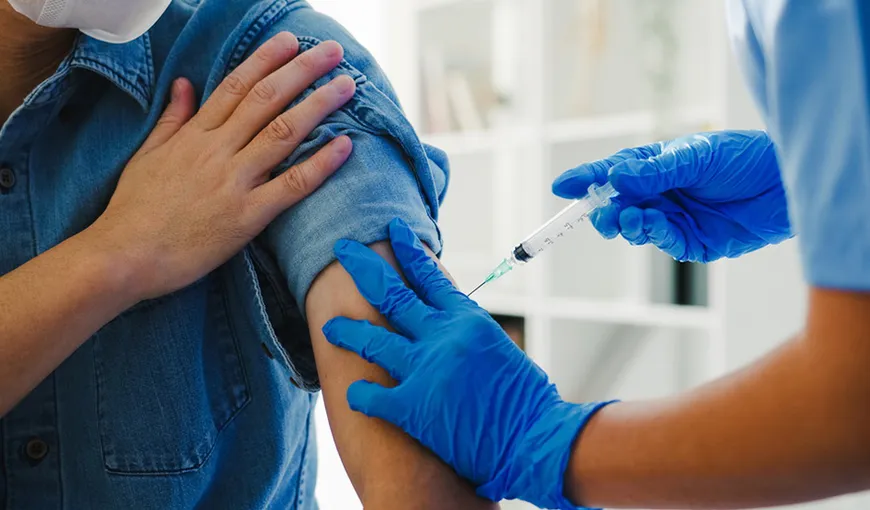Bilanț vaccinare 27 decembrie 2021. La un an de la începutul campaniei de vaccinare împotriva COVID-19, doar o treime din români s-au vaccinat cu prima doză