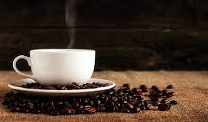Specialiștii au descoperit că băutorii de cafea trăiesc mai mult. Care este doza zilnică pe care o recomandă