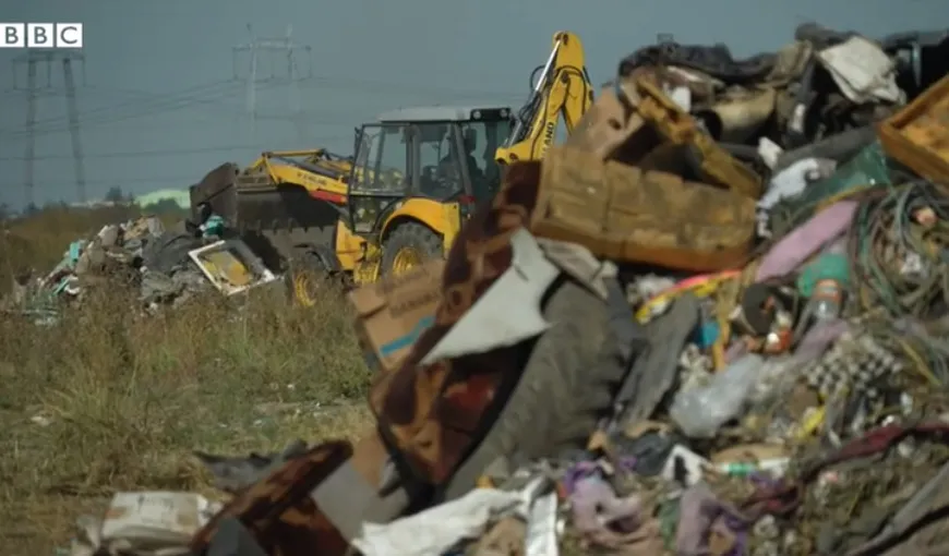Gunoi din Marea Britanie, adus ilegal în România. BBC: „Se câștigă milioane de pe urma acestor deșeuri”