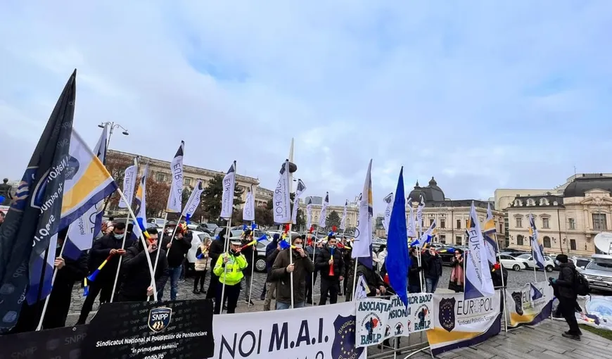 Val de proteste în România înainte de Sărbători. Angajaţi din Poliţie, penitenciare, militarilor rezervişti, dar şi sindicalişti din Sănătate protestează la Parlament