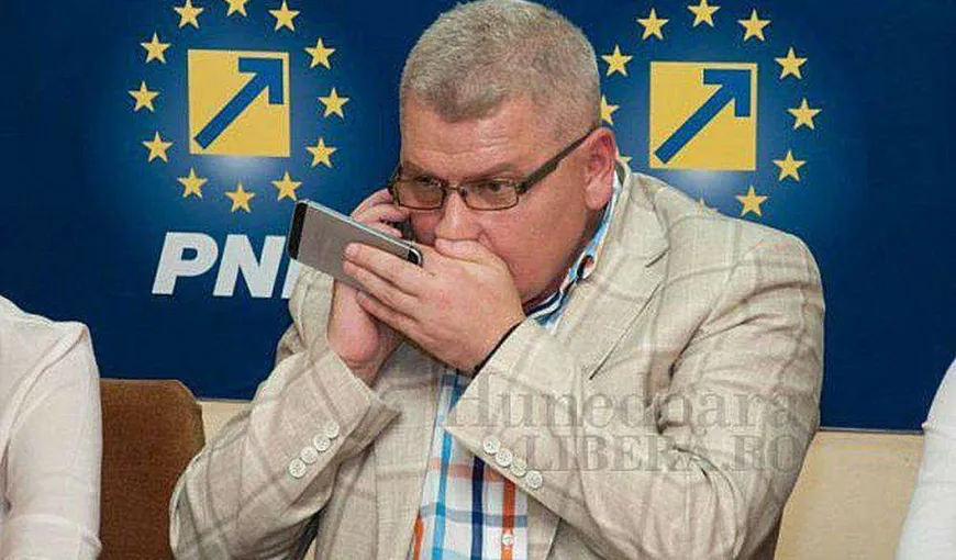 Răsturnare de situație în cazul scandalului în care e implicat Florin Roman. Rectorul de la Babeș-Bolyai a făcut anunțul: Nu este licențiat la noi. Ministrul și-a falsificat CV-ul!