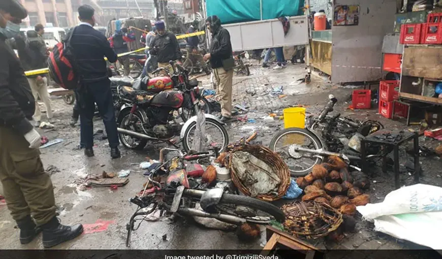 Atentat terorist, bomba a explodat într-un cartier comercial din Lahore