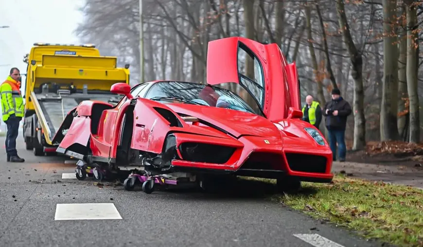 Ferrari Enzo, făcut zob într-un accident în Olanda. Un mecanic a distrus modelul de peste 3 milioane de euro