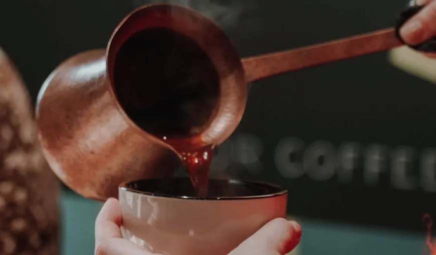 Cum faci cea mai bună cafea la ibric, trucul lui Cătălin Scărlătescu. Câte cafele se pot bea pe zi, verdictul Mihaelei Bilic