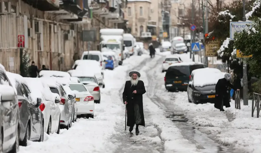 Furtună de zăpadă în Oraşul Sfânt. Strat gros de omăt la Ierusalim, drumuri blocate şi şcoli închise VIDEO