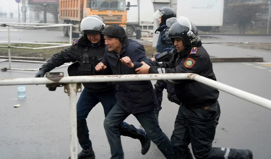 Protestatarii arestați din Kazahstan susţin că au fost controlaţi energetic. „Ni s-au dat nişte băuturi şi nu ne-am mai putut controla”