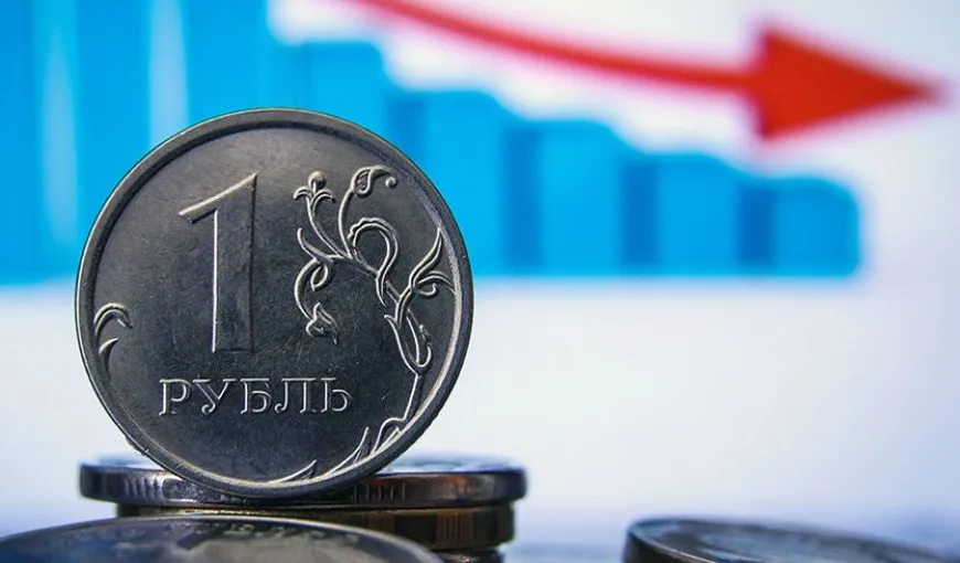 Rubla rusească s-a prăbuşit la un minim al ultimelor nouă luni, în contextul crizei din Ucraina. Rusia acuză NATO de scăderea masivă a monedei