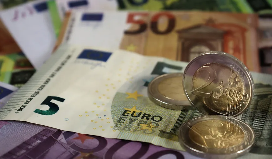Se schimbă banii, conturile bancare vor fi convertite automat în euro. Anunţ oficial de la Guvern