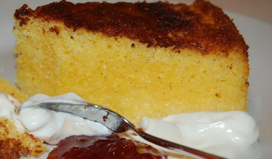Rețetă delicioasă de tort de mălai. Metoda prin care poți face cel mai bun desert a devenit virală pe rețelele de socializare!
