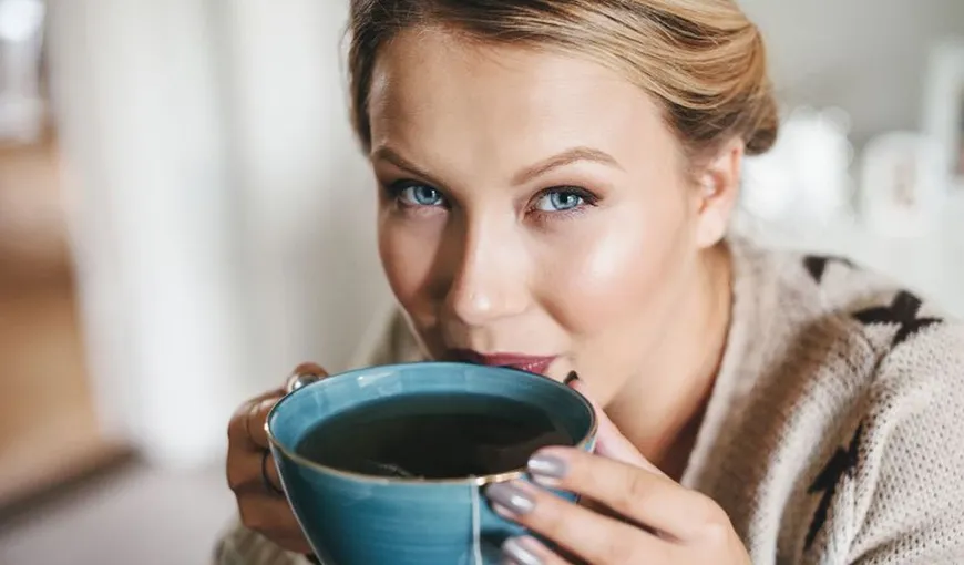 Ceaiul-minune pentru sezonul rece. Ne scapă de răceală, îmbunătățește sănătatea inimii și calmează durerile chinuitoare!