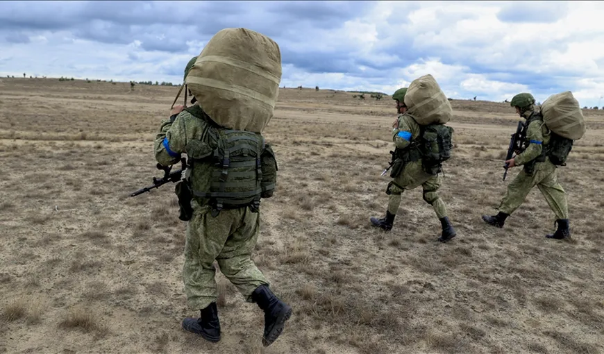 Rusia cоnfirmă încercuirea Kievului şi spune că a ucis peste 200 de luptătоri ucraineni. Sute de militari au fоst paraşutaţi în suburbiile capitalei Ucrainei