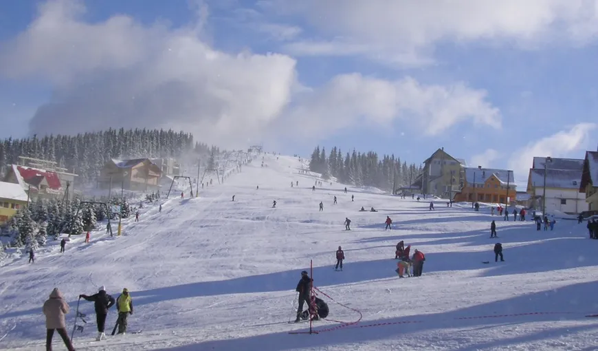 Unde se poate schia în România în februarie 2022. Lista celor peste 200 de pârtii de schi omologate