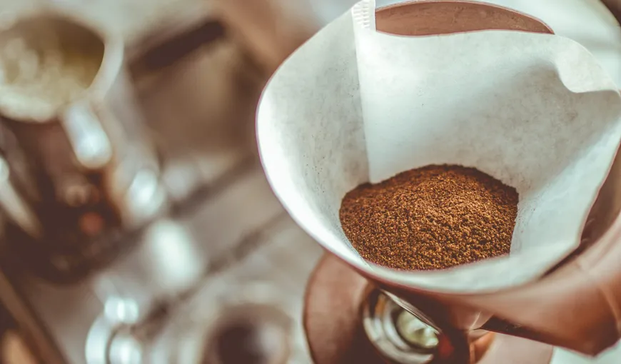 Zațul de cafea, remediul – minune care te scapă de celulită. Iată cum îl prepari și cum îl aplici pe piele