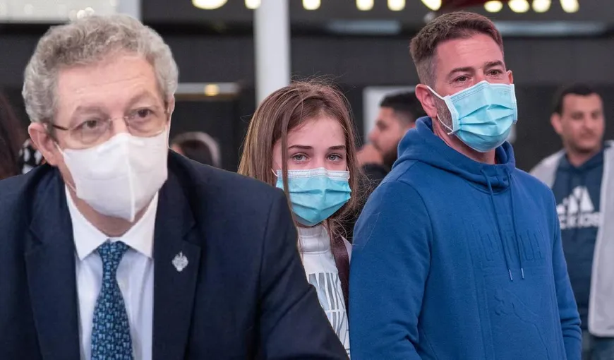 Adrian Streinu-Cercel recomandă românilor să poarte mască de protecţie: „Ar trebui să fie un accesoriu obligatoriu pentru următoarele 6-9 luni. Pandemia nu s-a terminat”