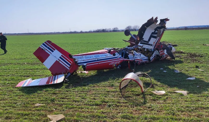 Un avion de acrobație s-a prăbușit în Prahova. Pilotul a decedat