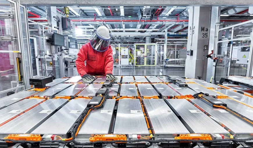 500 de locuri de muncă pentru români, la prima fabrică de componente pentru bateriile maşinilor electrice din România