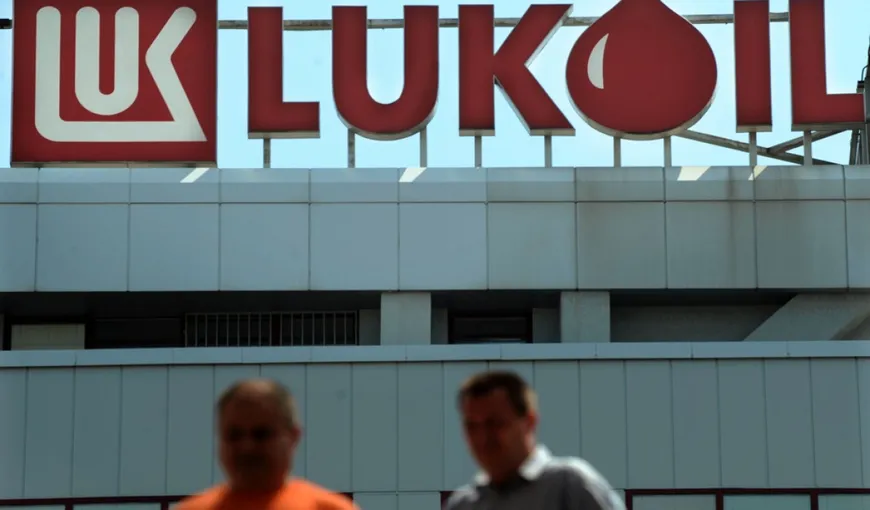 Compania rusă Lukoil şi-a restrâns operaţiunile, în urma sancţiunilor dure din occident