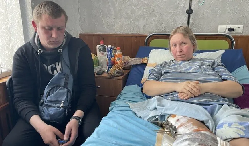 Femeie din Ucraina, împuşcată de soldaţii ruşi în timp ce îşi căuta mama: „Doctorii nu vor să-mi spună câte gloanțe erau în mine. Am fost împuşcată de la brâu în jos”