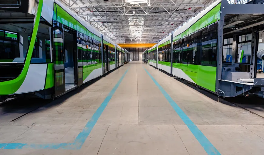 Noile tramvaie din Bucureşti vor fi introduse începând din august. Pe ce linii vor circula