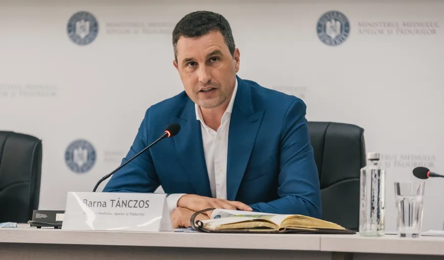 USR a depus moţiunea simplă împotriva ministrului Mediului. „Ministrul Tanczos Barna trebuie să plece cât încă mai avem păduri de apărat”