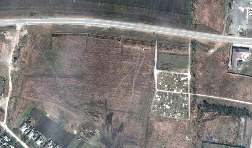 Imaginile din satelit dezvăluie noi gropi comune, la marginea Mariupolului. „Vieţile locuitorilor sunt în mânile lui Putin”, denunţă primarul