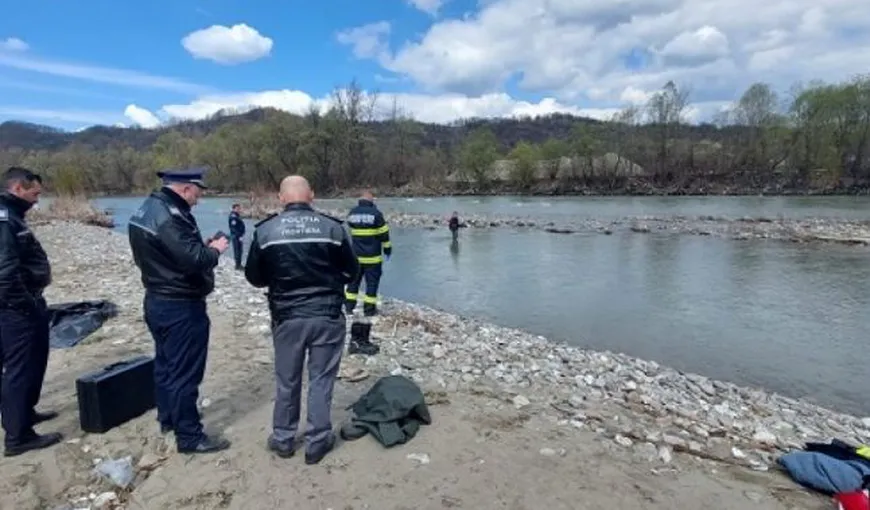 Refugiat ucrainean care a încercat să intre ilegal în România, găsit înecat în râul Tisa