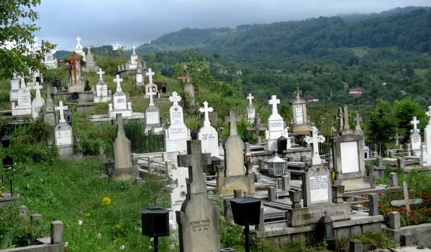 Ce să nu faci în cimitirul ortodox: Cele mai stricte 5 interdicții