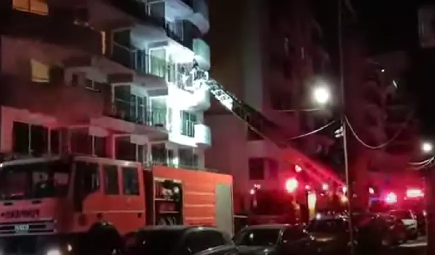 Panică totală pe litoral! A luat foc un hotel din stațiunea Mamaia, zeci de oameni evacuați