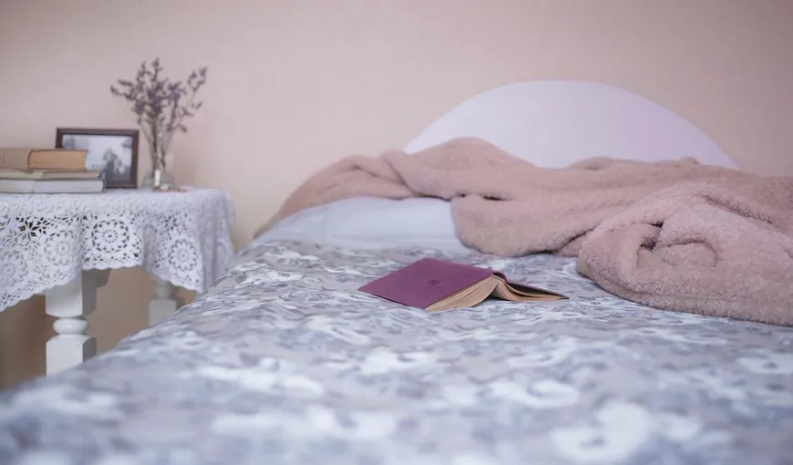 Cât de des trebuie schimbată lenjeria de pat? Greşeala frecventă care îţi poate afecta somnul