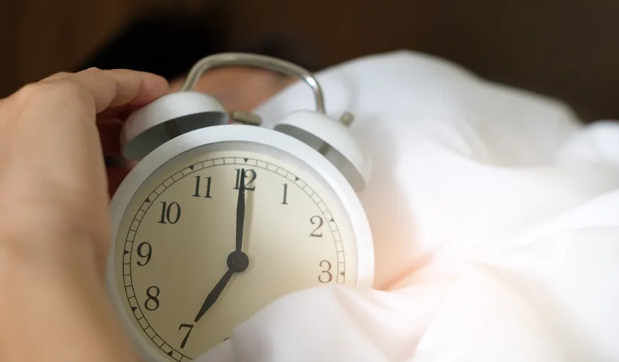 Câte ore ar trebui să dormi pe noapte în funcție de vârsta pe care o ai. Cu ce probleme te poți confrunta dacă nu respecți această regulă