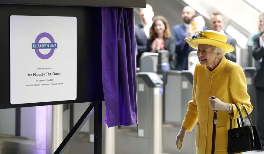 Regina Elisabeta a II-a, apariţie surpriză, la metrou. Suverana a inaugurat un proiect de 24 de miliarde de dolari VIDEO