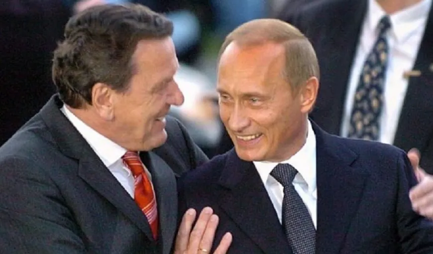 Gerhard Schröder îşi pierde birourile din cauza relaţiei cu Putin, dar îşi păstrează pensia specială