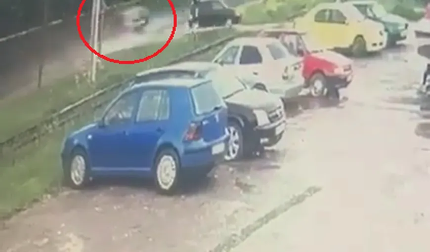 Accident cu opt victime în Neamţ! Imagini înfiorătoare, surprinse de camerele de supraveghere VIDEO