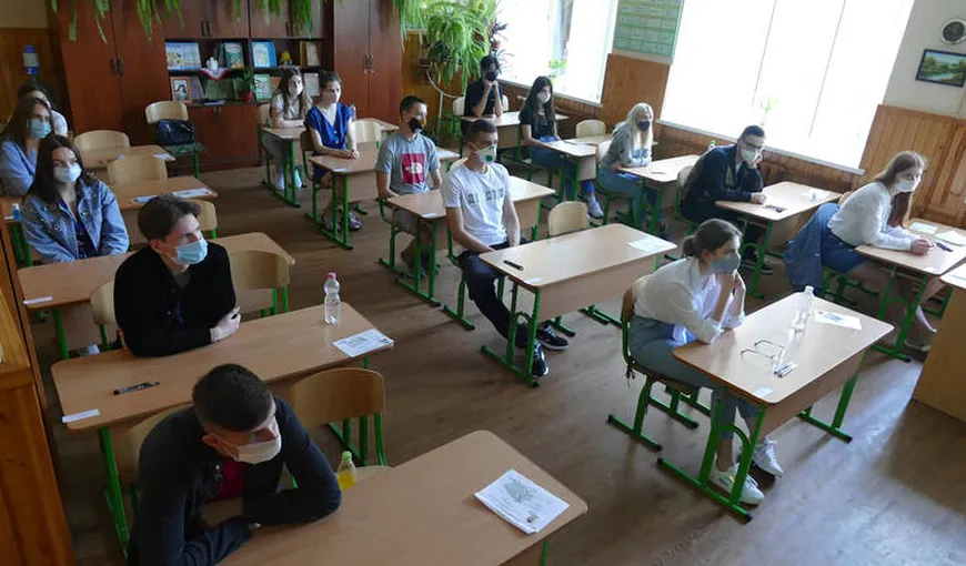 Tot mai mulţi elevi români pleacă la studii în străinătate după Bacalaureat. Directoarea Colegiului I.L. Caragiale: „80% vor pleca în străinătate. Foarte puţini se vor mai întoarce în ţară”