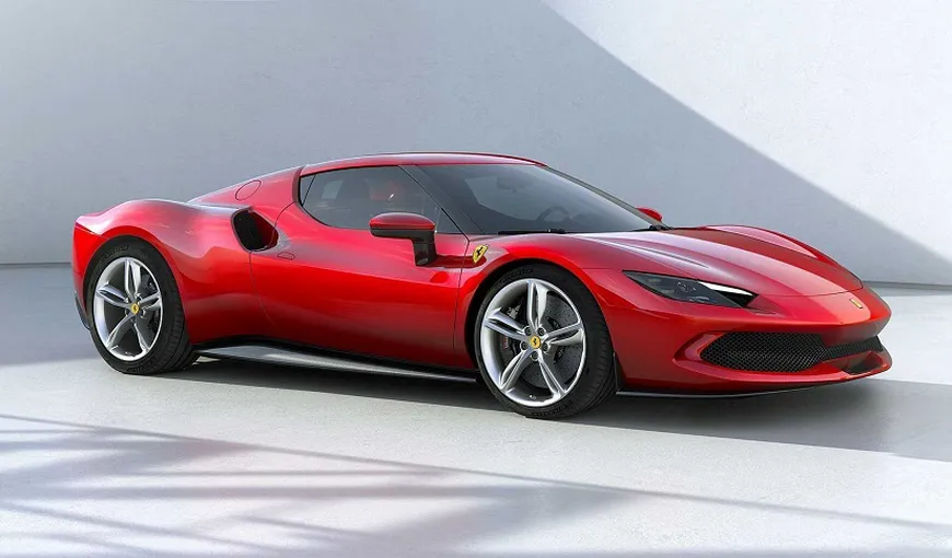 Decizie tranșantă la Ferrari. Până în 2030, 80% dintre modele vor fi electrice și hibride