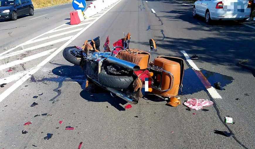 Un nou accident mortal! Motociclist a MURIT pe loc după impactul cu un autoturism