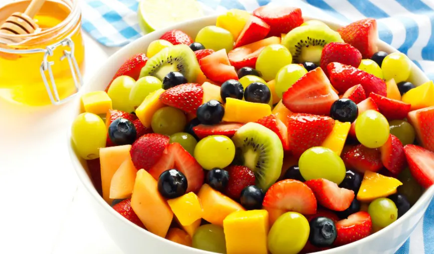 De ce e bine să consumi salată de fructe. Poate fi gătită în 5 minute
