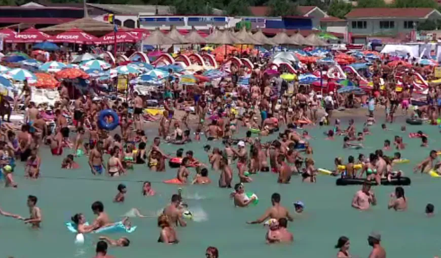 Românii au fugit de caniculă la mare. Cel mai aglomerat weekend de pe Litoral VIDEO
