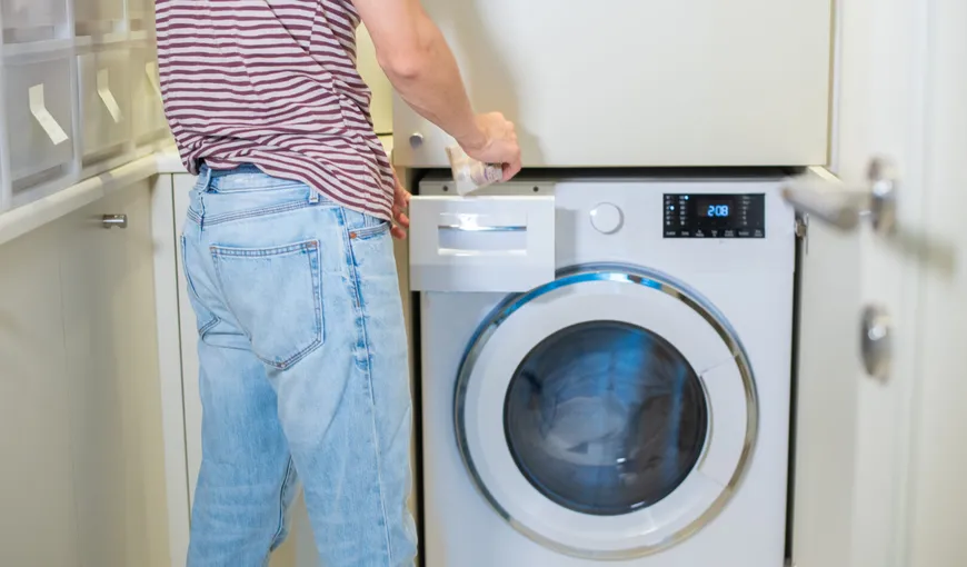 Cât curent consumă, în realitate, mașina de spălat într-o oră. Cât te costă să-ţi speli hainele la maşină