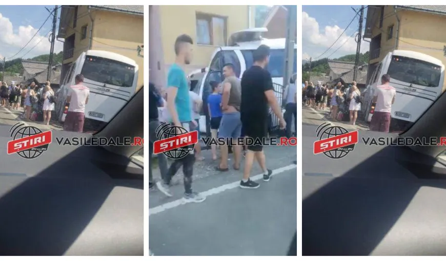 Accident deosebit de grav cu 51 de victime în Maramureș. Un autocar a intrat în gardul unei case, a fost activat planul roșu de intervenție