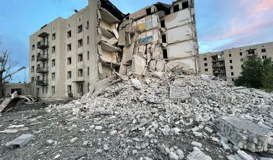 Bloc de locuinţe din Doneţk lovit de rachete ruseşti. Cel puţin 15 persoane au murit şi se caută supravieţuitori sub dărâmături VIDEO