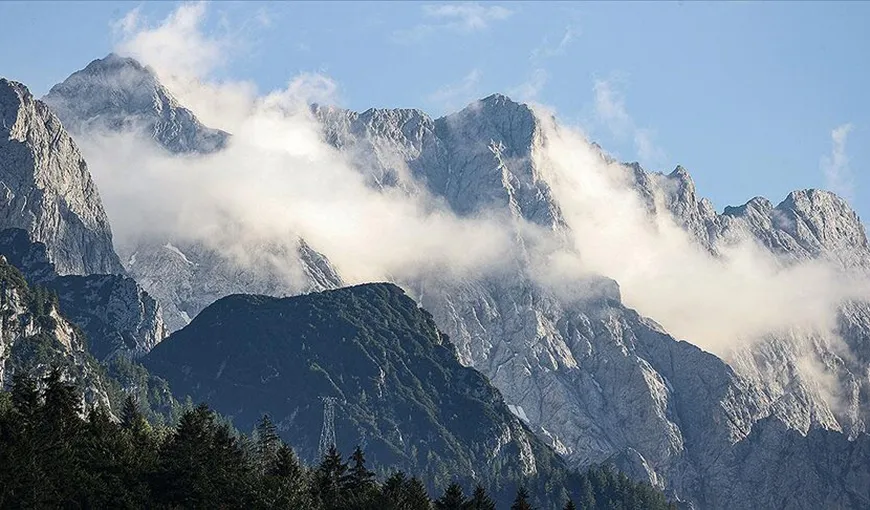 VIDEO Terifiant, un gheţar din Alpii Italieni s-a prăbuşit din cauza temperaturilor ridicate. Sunt cel puţin şase morţi