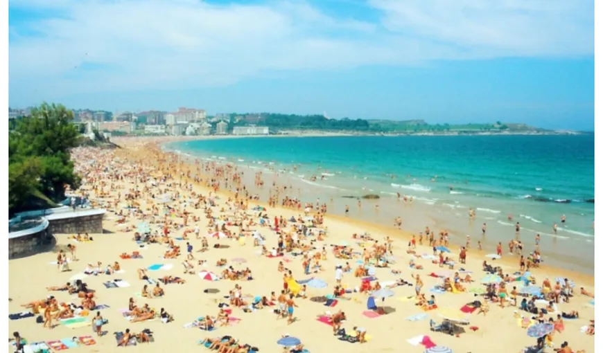Reguli noi pentru turiştii care merg la plajă. Obiceiul care te poate costa 750 de euro