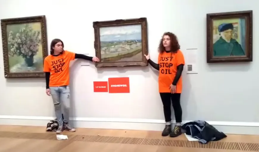 S-au lipit cu adeziv de o capodoperă de-a lui Van Gogh, îngroziţi de criza climatică. Protest extrem al activiştilor la muzeu, împotriva extracţiei de petrol VIDEO