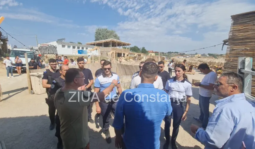 Scandal cu poliţişti şi jandarmi în Vama Veche. Încă un bar de pe plajă a fost demolat