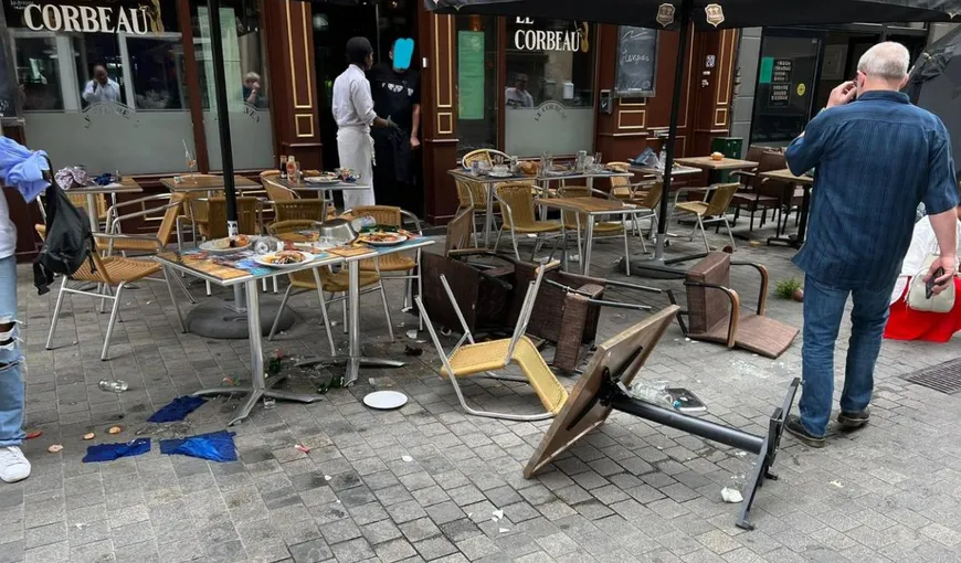 Şase răniţi uşor după ce o camionetă a lovit două terase din centrul capitalei Belgiei, Bruxelles